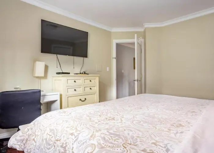Jane\'S Private Rooms With Shared Washroom