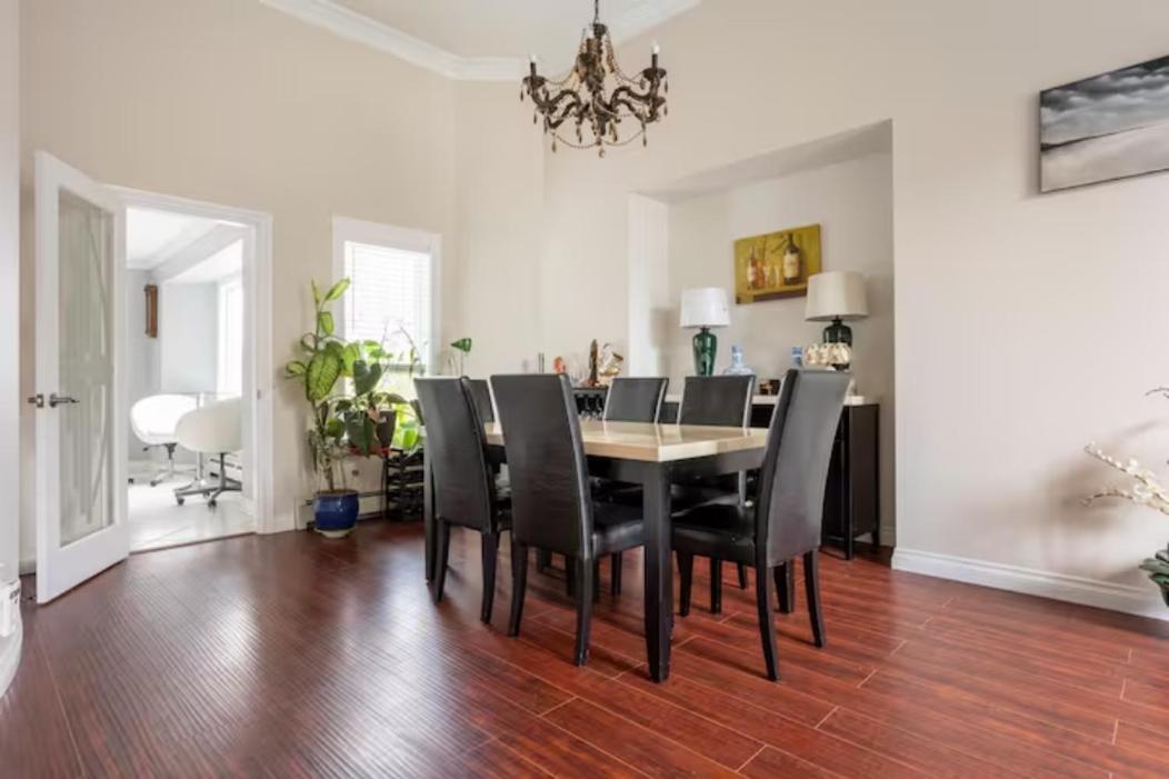 Homestay Jane's Private With Shared Washroom Surrey